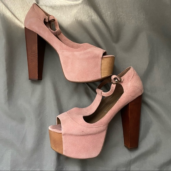 Jeffrey Campbell Foxy Wood Suede
Pink Heels Size 7 - Picture 3 of 13